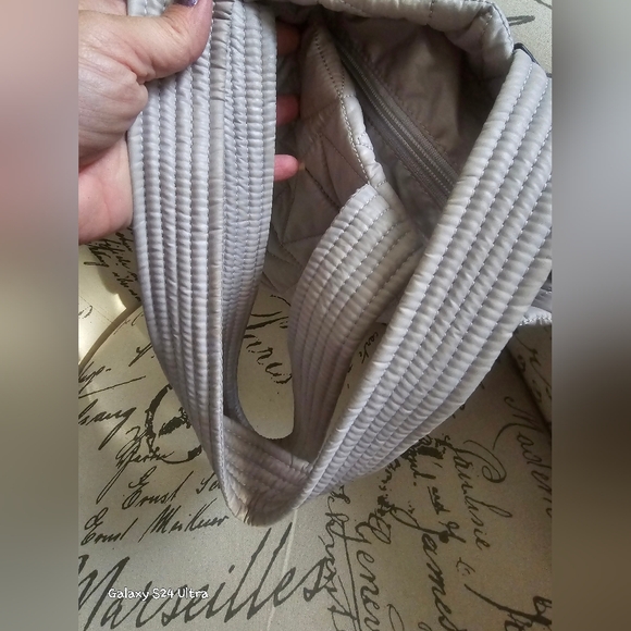Michael Kors Winnie Quilted Nylon Lt Gray Tote EUC - Picture 9 of 10
